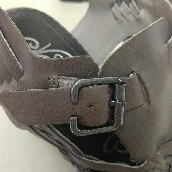 Naughty Monkey Dually Noted Leather Sandals - Picture 14 of 16